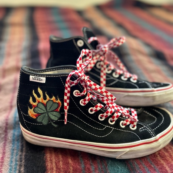 Unique Vans - Picture 2 of 5